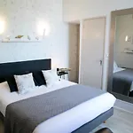 فندق Logis De L'ombree 2*