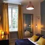 Logis De L'ombree فندق Combrée