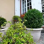 فندق Logis De L'ombree
