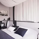 فندق Logis De L'ombree Combrée