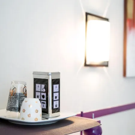 Logis De L'ombrée Hotel