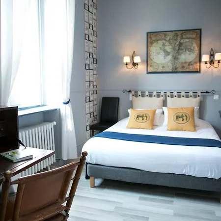 Hotel Logis De L'ombrée Combrée