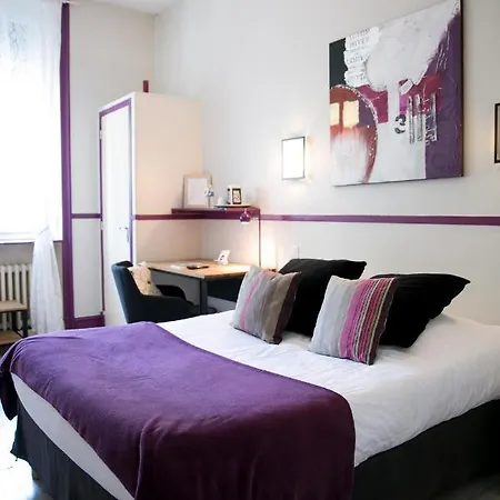 Logis De L'ombree 호텔