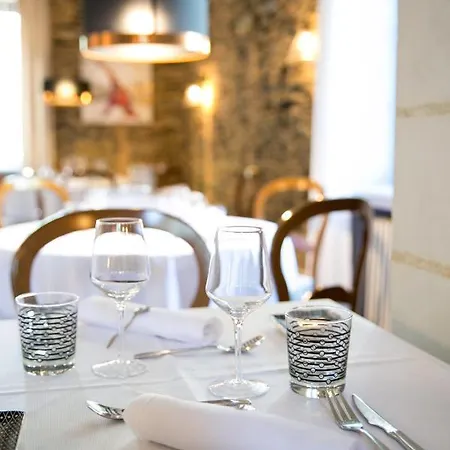 Hotel Logis De L'ombrée 2*