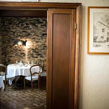 Hotel Logis De L'ombrée 2*