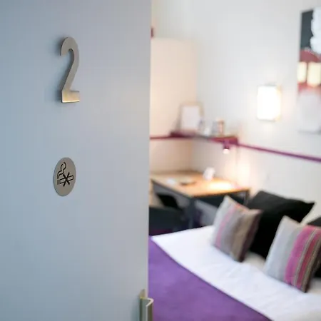 Logis De L'ombrée Hotel Combrée