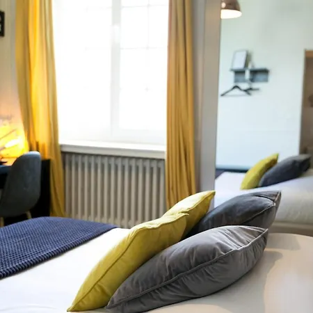 Hotel Logis De L'ombrée Combrée