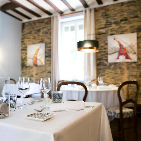 Hotel Logis De L'ombrée