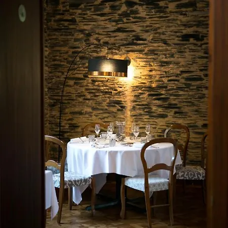 호텔 Logis De L'ombree Combrée