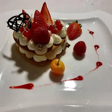 Logis De L'ombree Combree
