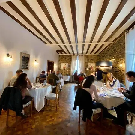 Logis De L'ombrée 2*