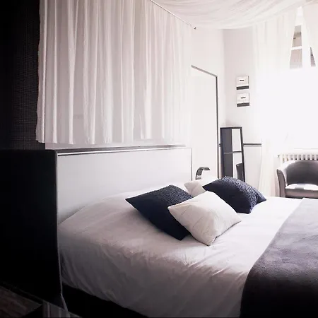 Logis De L'ombree 호텔 2*