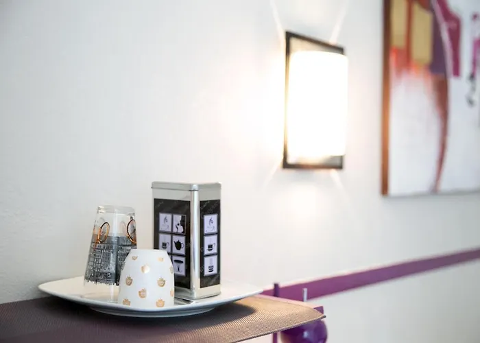 Logis De L'ombrée Hotel