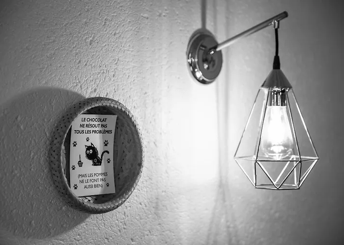 Logis De L'ombrée Hotel 2*