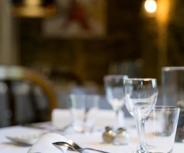 Hotel Logis De L'ombrée