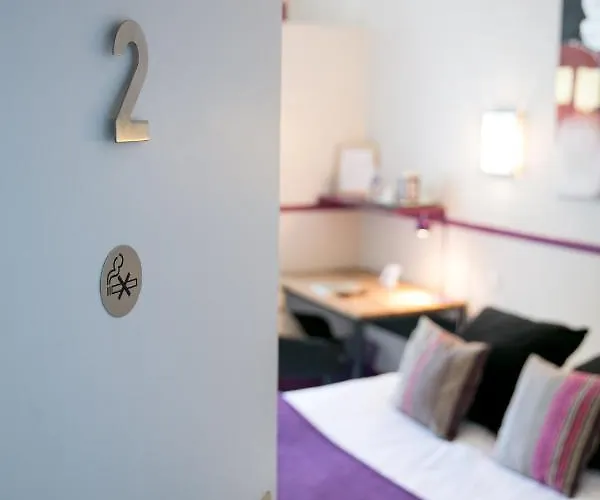 Logis De L'ombrée Hotel Combrée