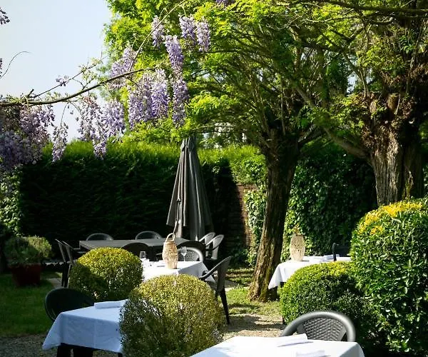 Logis De L'ombrée Hotel