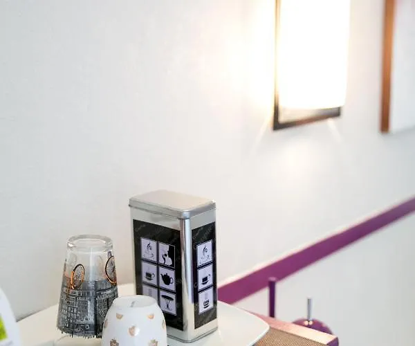 Logis De L'ombrée Hotel Combrée