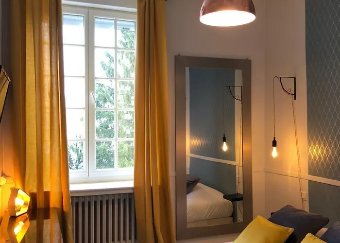 Logis De L'ombrée Hotel Combrée