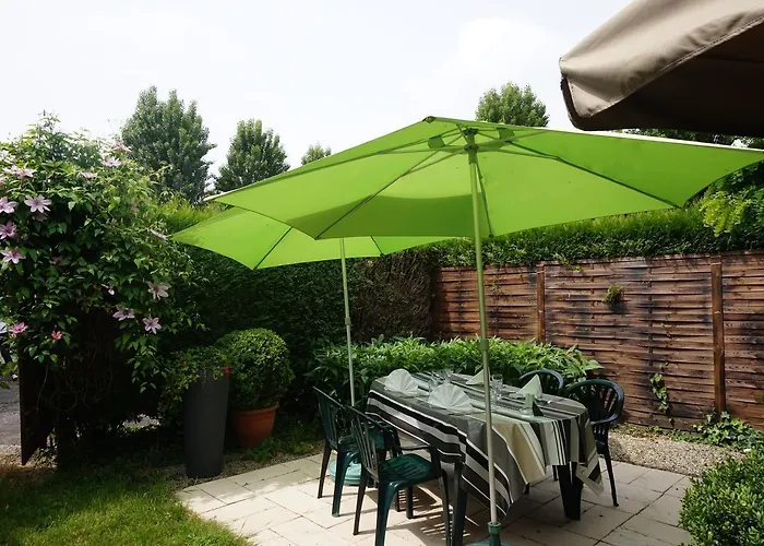 Hotel Logis De L'ombrée