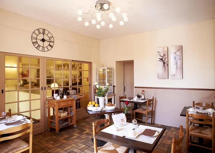 Logis De L'ombrée Hotel