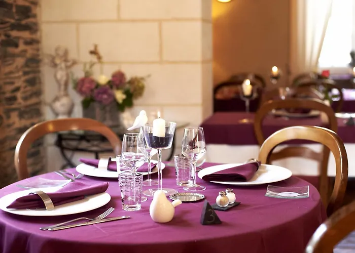 Logis De L'ombrée 2* Combrée