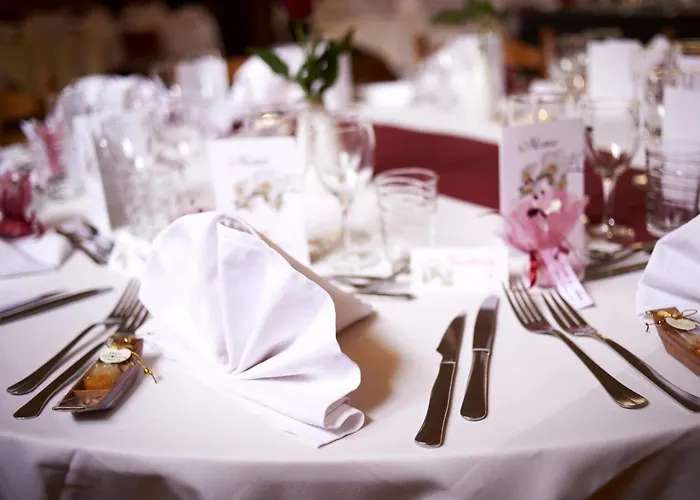 Logis De L'ombrée Hotel Combrée